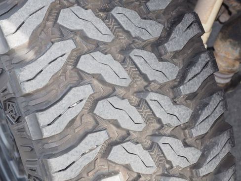 Used 2023 Chevrolet Silverado 2500 LT w/ Convenience Package image 11