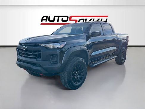 Used 2024 Chevrolet Colorado Trail Boss w/ Technology Package image 3