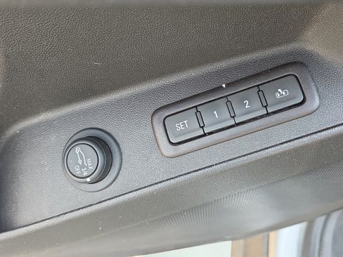 Used 2021 Chevrolet Equinox Premier AWD/4WD image 24