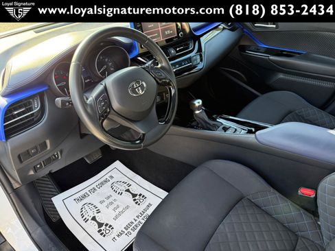 Used 2020 Toyota C-HR XLE FWD image 15