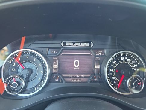 Used 2022 RAM 1500 Laramie AWD/4WD image 16