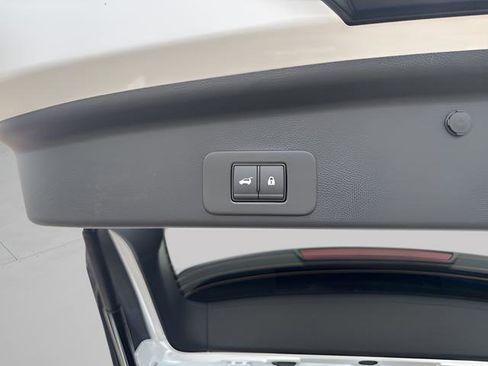 New 2025 Nissan Murano SL image 16