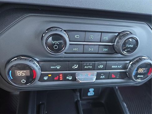 New 2025 Ford Bronco Outer Banks image 12