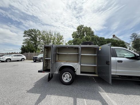 Used 2020 Ford F350 XL w/ Power Equipment Group image 9