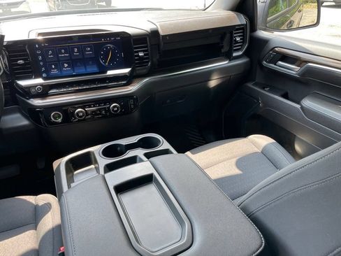 Used 2023 Chevrolet Silverado 1500 RST AWD/4WD image 9