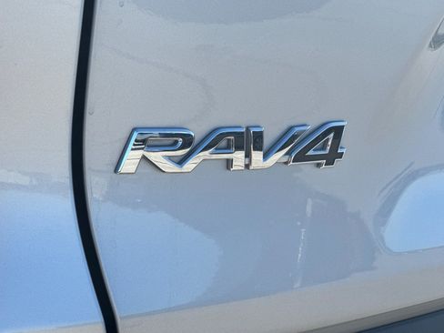 Used 2024 Toyota RAV4 XLE AWD/4WD image 29