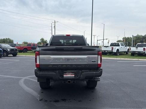 Used 2017 Ford F250 Platinum w/ Platinum Ultimate Package AWD/4WD image 4