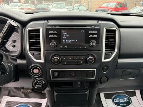 Used 2017 Nissan Titan S image 18