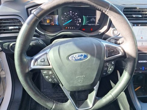 Used 2019 Ford Fusion Titanium image 12