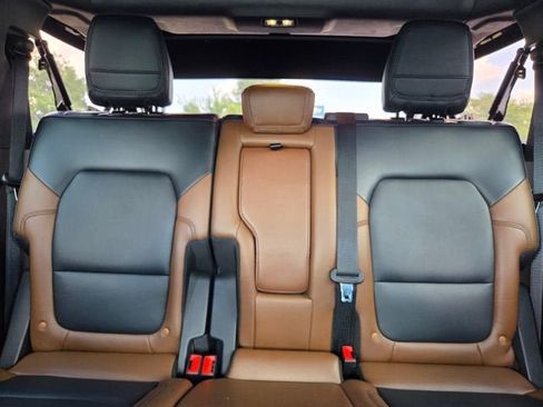 Used 2024 Ford Bronco Outer Banks AWD/4WD image 12