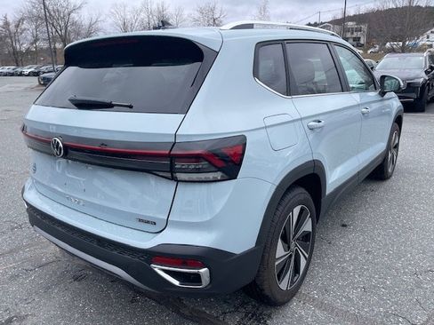 New 2026 Volkswagen Taos SE AWD/4WD image 3