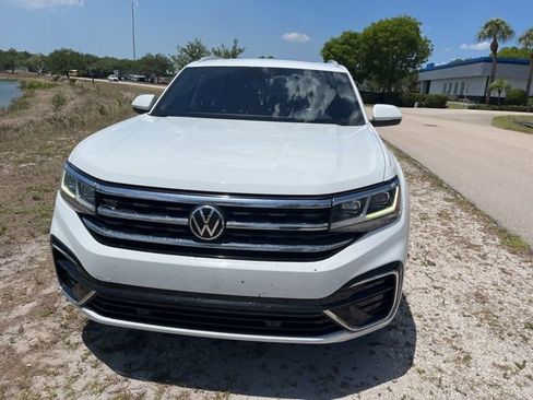 Used 2021 Volkswagen Atlas Cross Sport SE FWD image 2