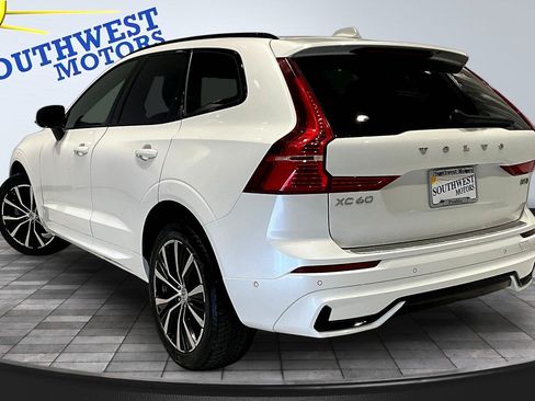 Used 2023 Volvo XC60 B5 Plus w/ Climate Package AWD/4WD image 5