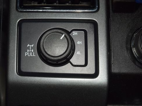 Used 2022 Ford F250 XLT w/ XLT Premium Package image 32