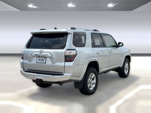 Used 2020 Toyota 4Runner SR5 AWD/4WD image 8