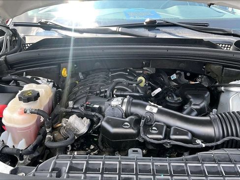 Used 2021 Jeep Grand Cherokee L Limited AWD/4WD image 9