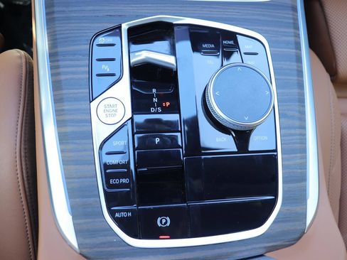 Used 2025 BMW X5 sDrive40i w/ M Sport Package image 38