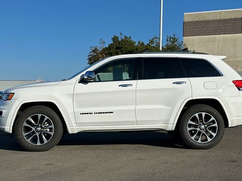 Used 2017 Jeep Grand Cherokee Overland image 9