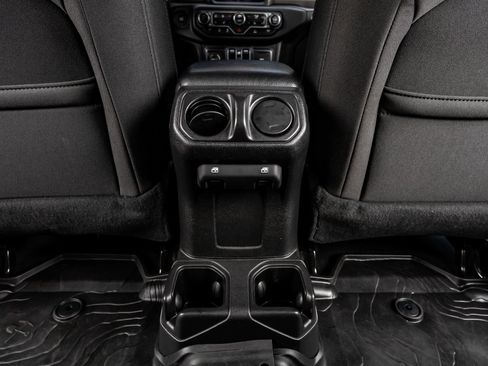 Used 2021 Jeep Wrangler Unlimited Sport AWD/4WD image 32