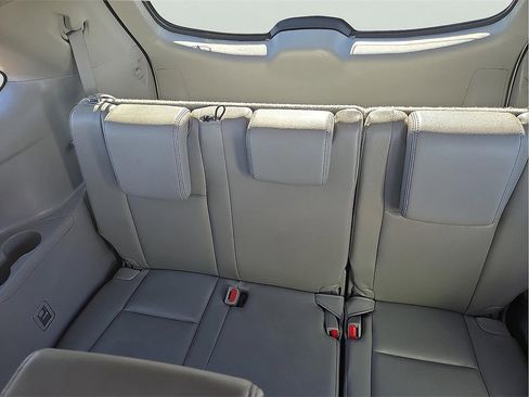 Used 2016 Toyota Highlander XLE image 9