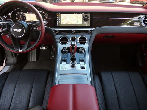Used 2020 Bentley Continental GT image 4