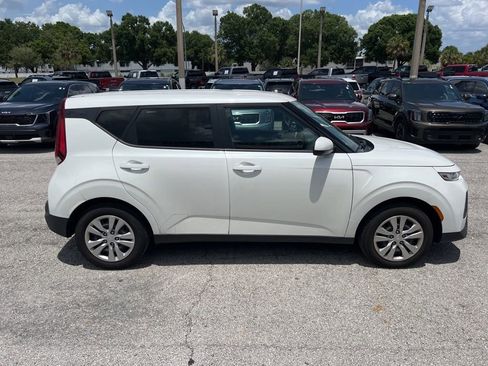 Used 2021 Kia Soul LX FWD image 1