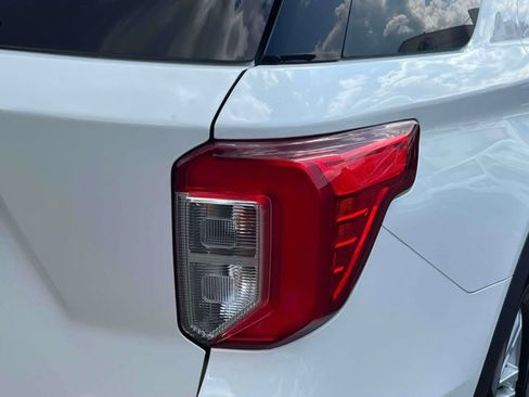 Used 2024 Ford Explorer XLT w/ Equipment Group 202A AWD/4WD image 10