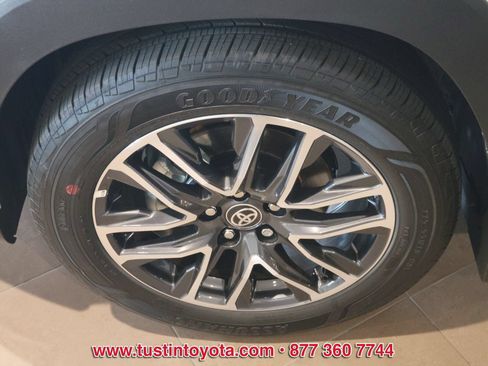 Certified 2026 Toyota Corolla Cross XLE w/ Convenience Package FWD image 7