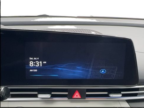 Used 2025 Hyundai Elantra Limited FWD image 32