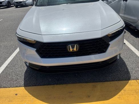 Used 2023 Honda Accord EX-L image 2