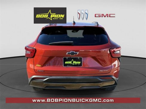 Certified 2024 Chevrolet Trax ACTIV w/ Sunroof Package image 6