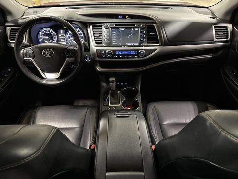 Used 2015 Toyota Highlander XLE AWD/4WD image 10