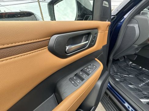 New 2026 Nissan Armada SL w/ Captain's Chari Seat Package image 13