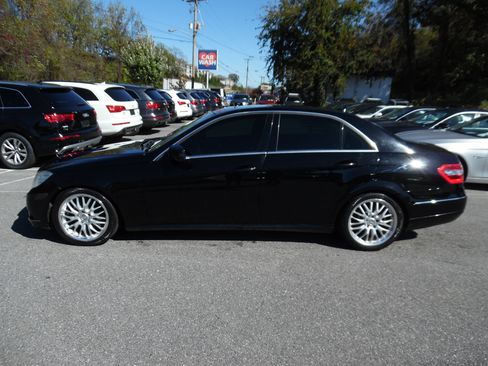 Used 2011 Mercedes-Benz E 350 4MATIC Sedan image 2