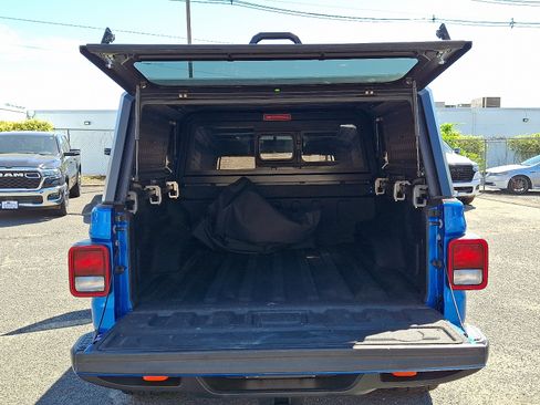 Used 2022 Jeep Gladiator Mojave w/ Dual Top Group AWD/4WD image 29