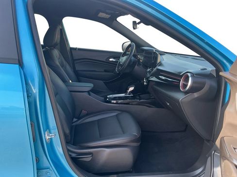 Used 2025 Chevrolet Trax RS w/ Driver Confidence Package FWD image 22