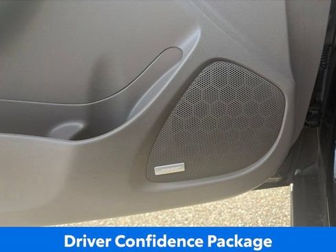 Used 2016 Chevrolet Malibu Premier w/ Driver Confidence Package II FWD image 15