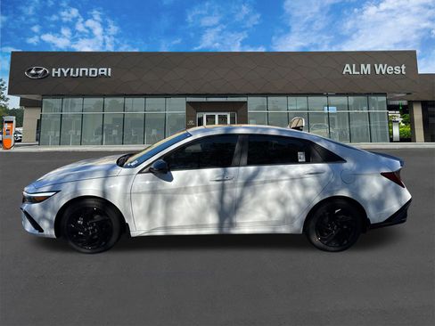 New 2026 Hyundai Elantra SEL Sport Premium FWD image 9