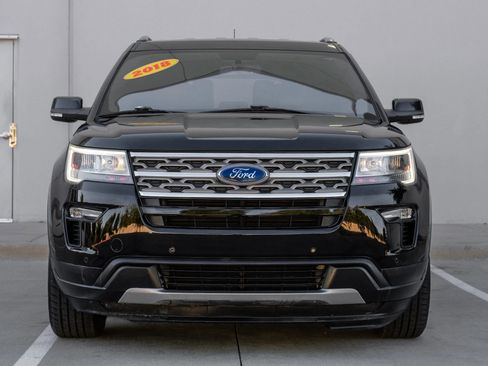 Used 2018 Ford Explorer XLT w/ Equipment Group 202A AWD/4WD image 17