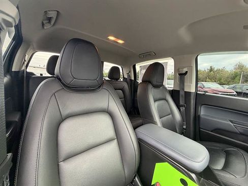 Used 2022 Chevrolet Colorado Z71 AWD/4WD image 17