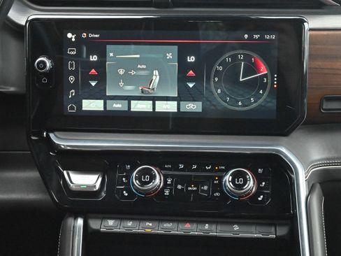 Used 2025 GMC Sierra 2500 Denali Ultimate image 5