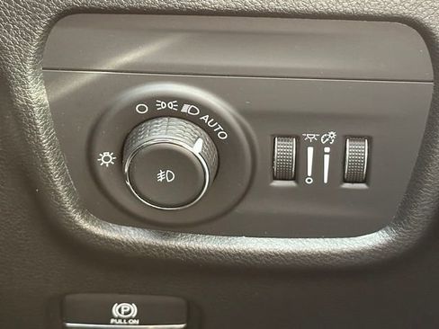 Used 2022 Jeep Grand Cherokee L Limited AWD/4WD image 18