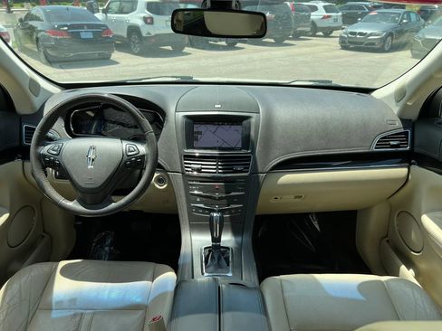 Used 2013 Lincoln MKT AWD image 13