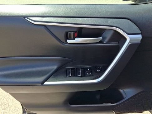 Used 2025 Toyota RAV4 XLE FWD image 12