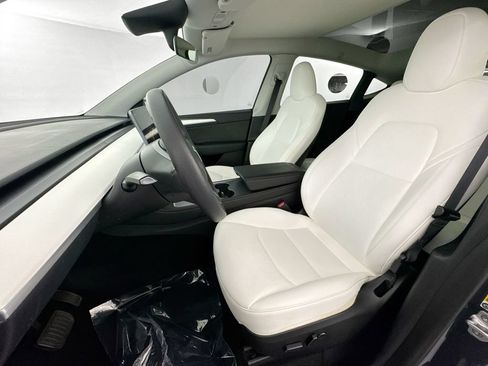 Used 2023 Tesla Model Y Long Range AWD/4WD image 17