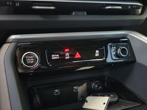 Certified 2025 Audi Q5 Premium Plus w/ Premium Plus AWD/4WD image 25