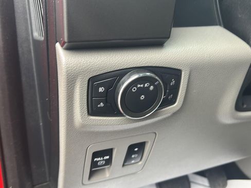 Used 2018 Ford F150 XLT w/ Equipment Group 302A Luxury image 10