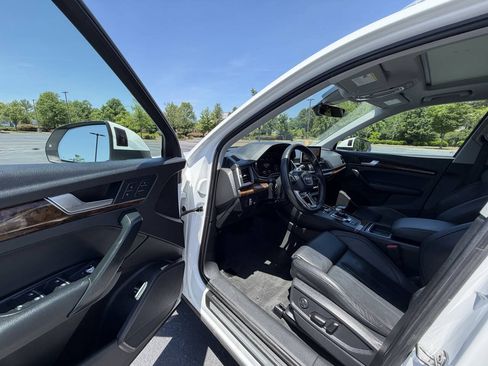 Used 2018 Audi Q5 2.0T Premium Plus w/ Premium Plus Package AWD/4WD image 12