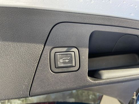 Used 2019 Buick Envision Premium w/ Driver Confidence Package AWD/4WD image 25