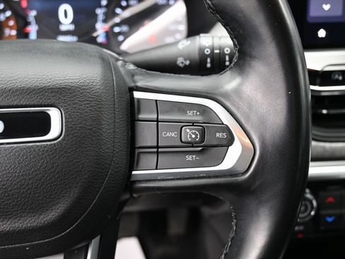 Used 2022 Jeep Compass Latitude image 19